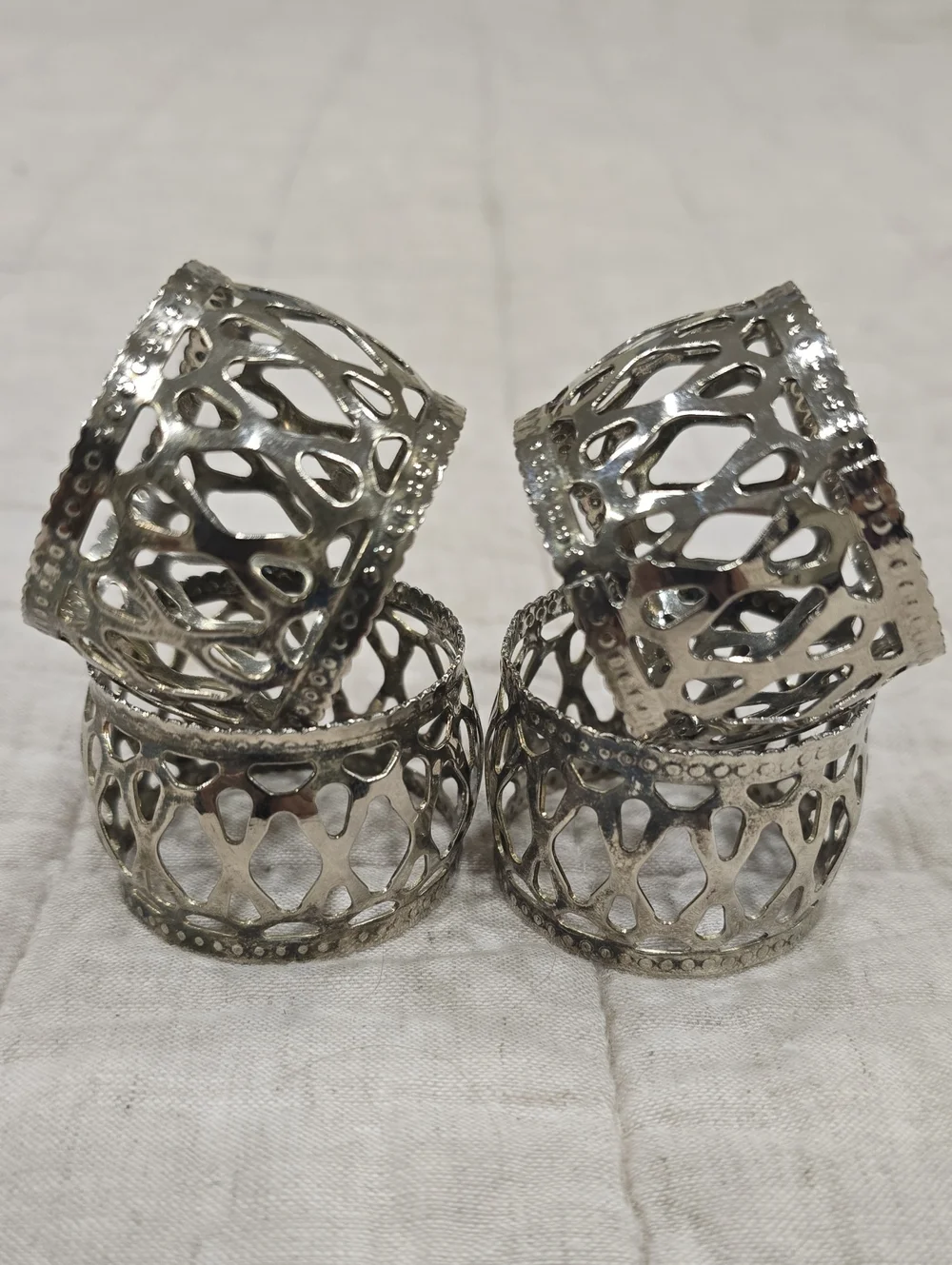Vintage Set of 4 Silver Plate Filigree Napkin Ring Holders